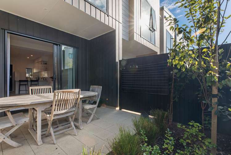 12/47a Huntington Drive Huntington Park_3