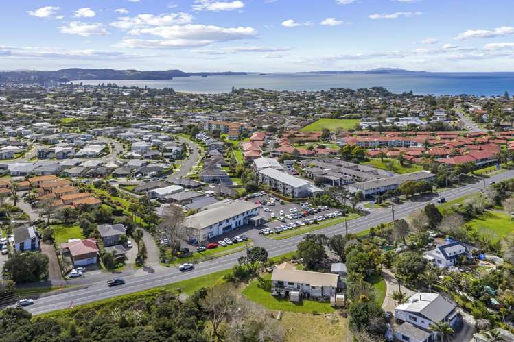 136 Whangaparaoa Road Red Beach_15