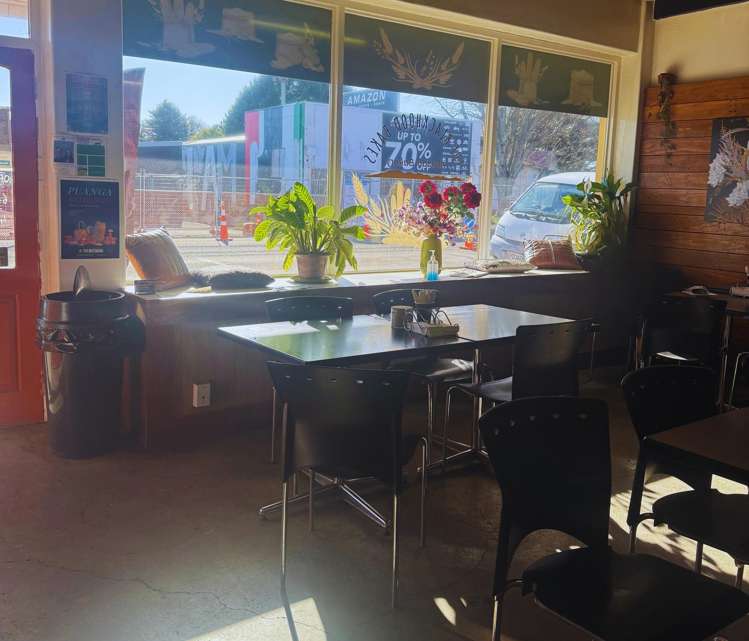 218 Main Highway Otaki_5