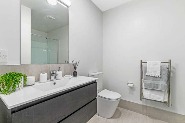 13/11 Carlos Drive Flat Bush_4