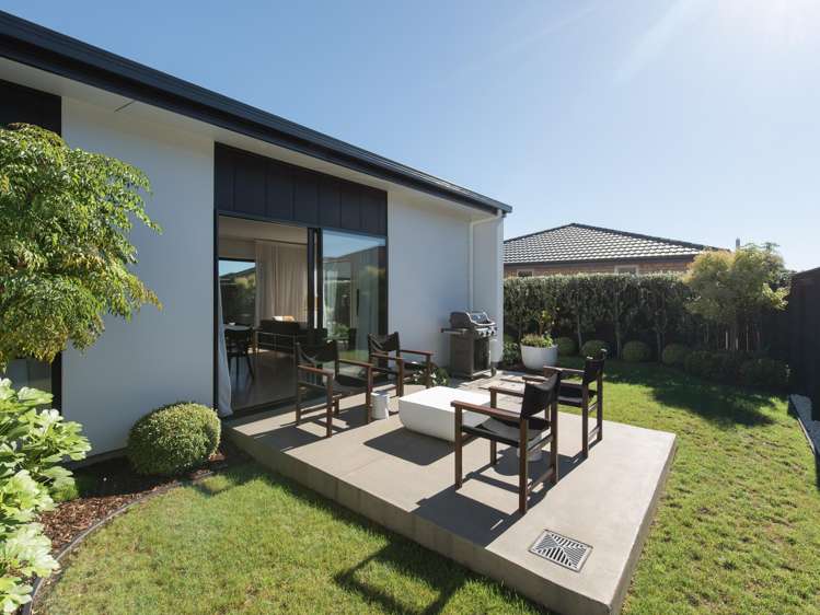 8 Upton Lane Richmond_18