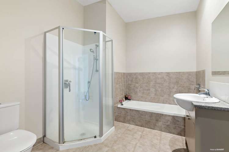 51 Norwood Drive Flat Bush_7