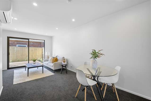 2/75 Randolph Street Woolston_1