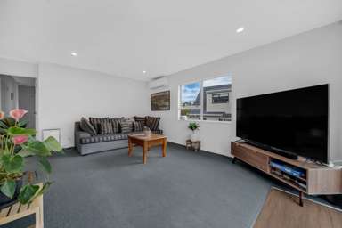 2/125 Beach Haven Road_1