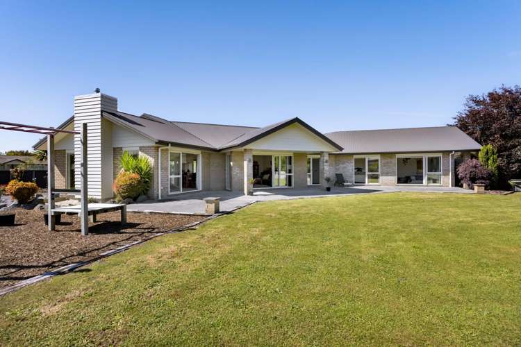 1 Elizabeth Grove Stratford_35