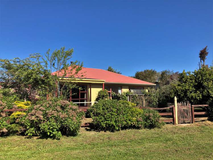 11 Feary Crescent Takaka_1