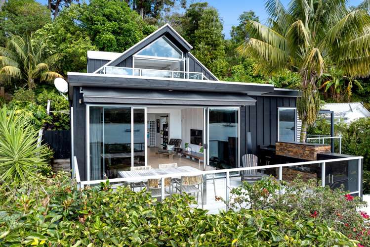 1184 Sandspit Road Sandspit_2