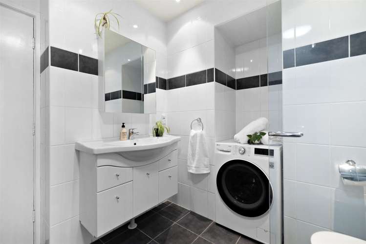 89 Hallenstein Street Queenstown_15