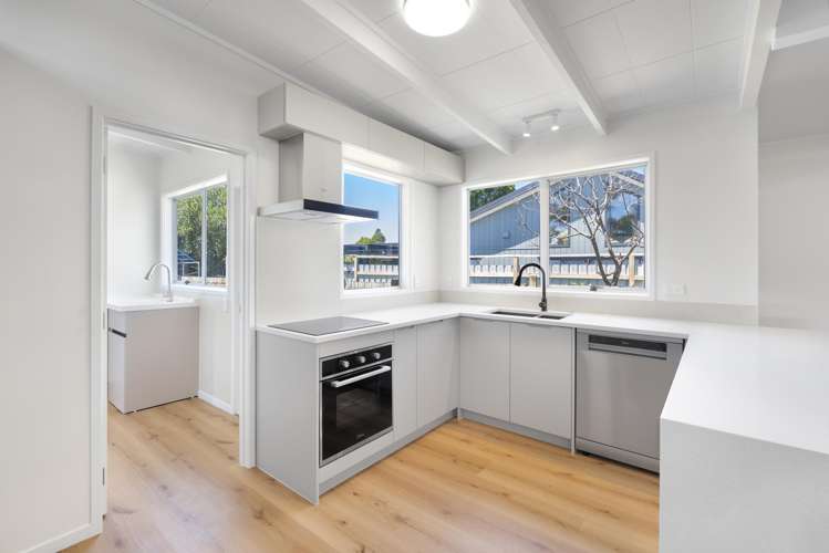 37a Doment Crescent Orewa_36