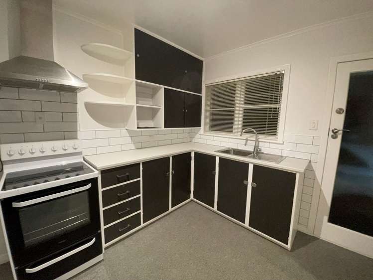 57B Kebbell Grove Epuni_1