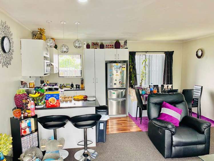 16a Hatherley Place Clendon Park_9