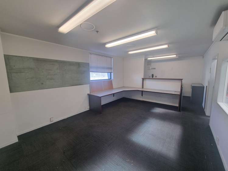 2/109 Port Road Seaview_5