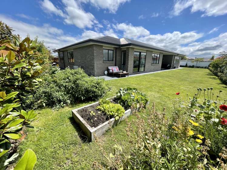 8 James Caird Lane Wigram_19