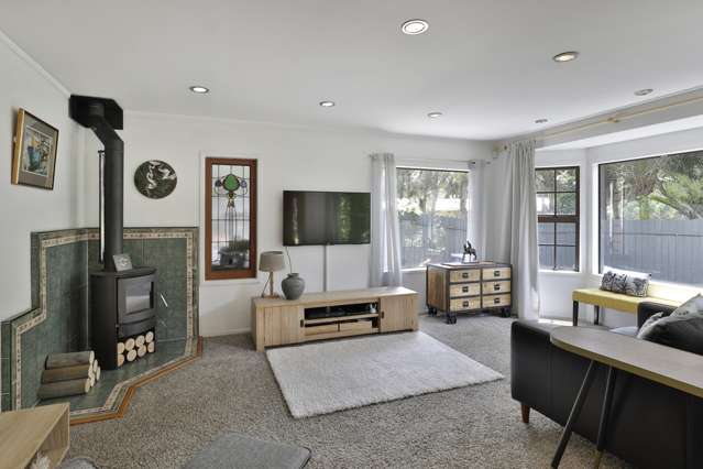 9 Valley Road Titirangi_1