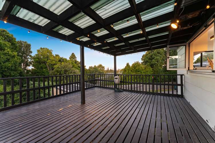 2/20 Celeste Place Totara Vale_11