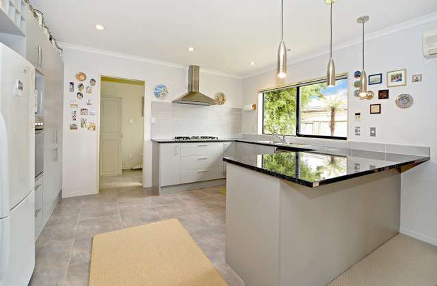 18 Bridgefield Crescent Flat Bush_4