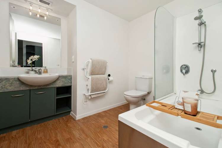 13, 68 Mountain Road Mt Wellington_15