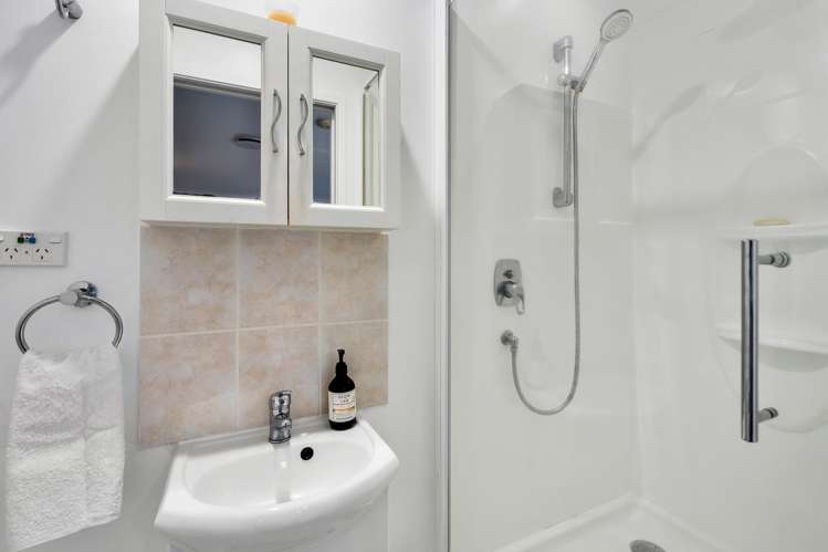 10 Devana Court Torbay_15