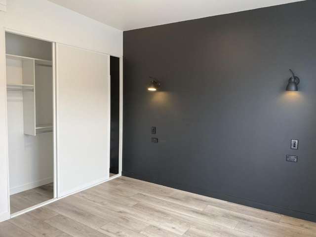 2/60 Robert Street 11640_2