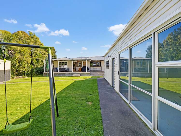 1222 Norfolk Crescent Mayfair_9