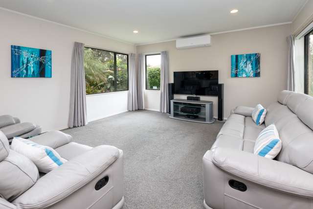 64 Burswood Drive Pakuranga Heights_1