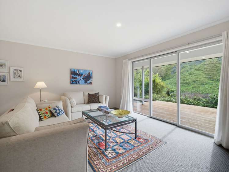 1127 Pourerere Road Omakere_14