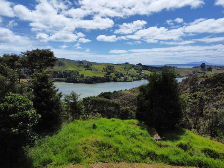 822 Te Waitere Road Taharoa_11