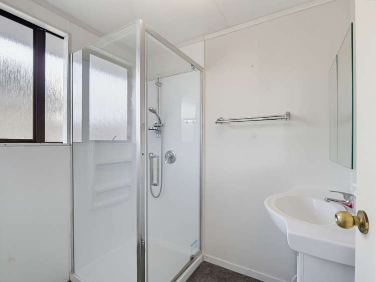 2C Roberts Avenue Aramoho_11