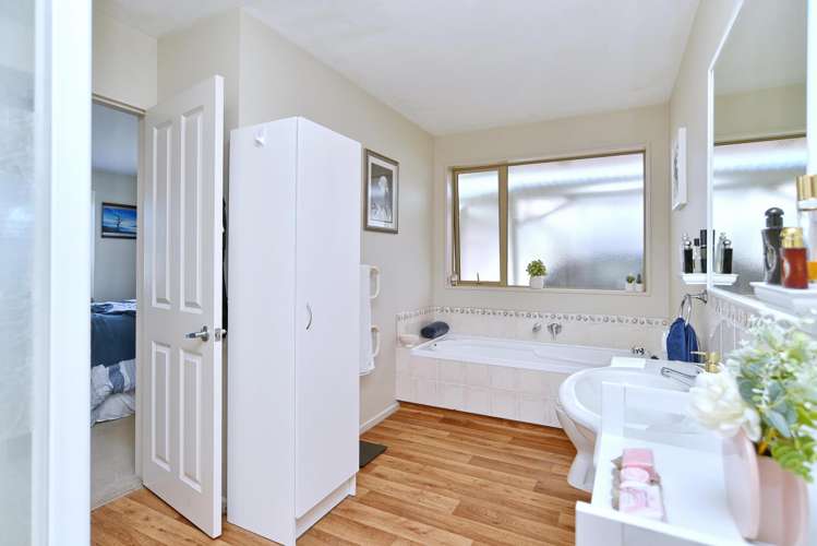 22 Sweet Waters Place Woolston_15