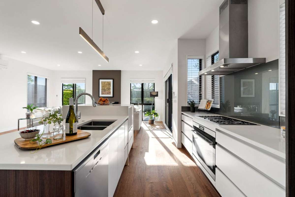 182 Surrey Crescent_4