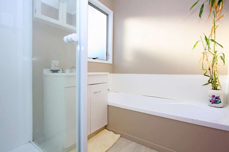 223 Mahia Road Wattle Downs_5