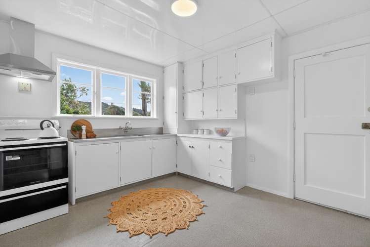 1 Hine Road Wainuiomata_9