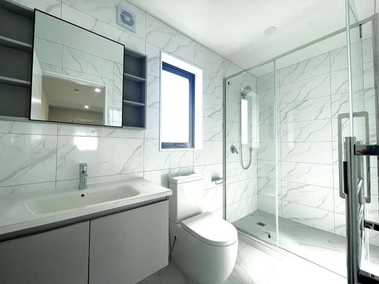 A/54 Royal View Road Te Atatu South_11