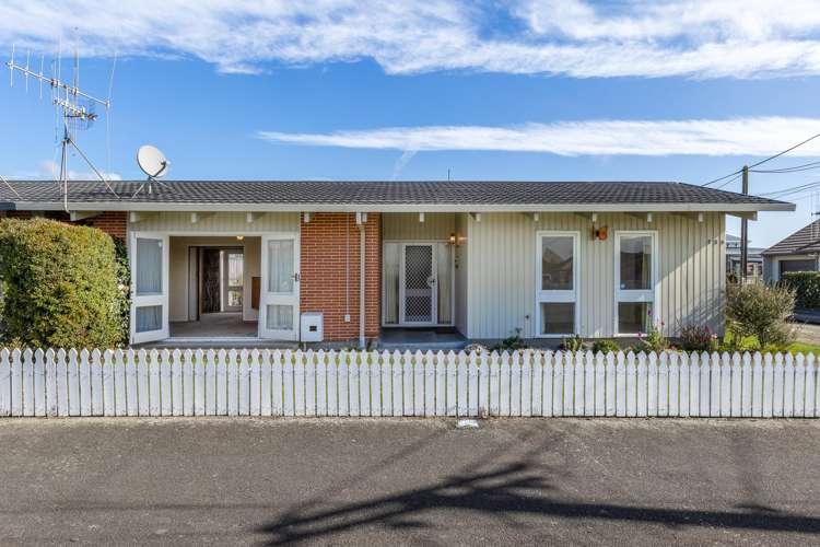 556 Queen Street East Levin_15