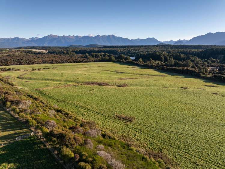1223 Manapouri Te Anau Highway Manapouri_9