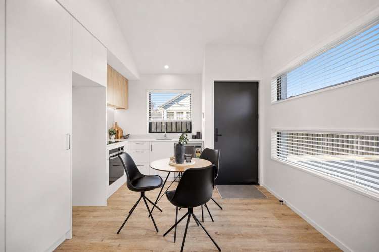 2/4 Evatt Street 1464_2