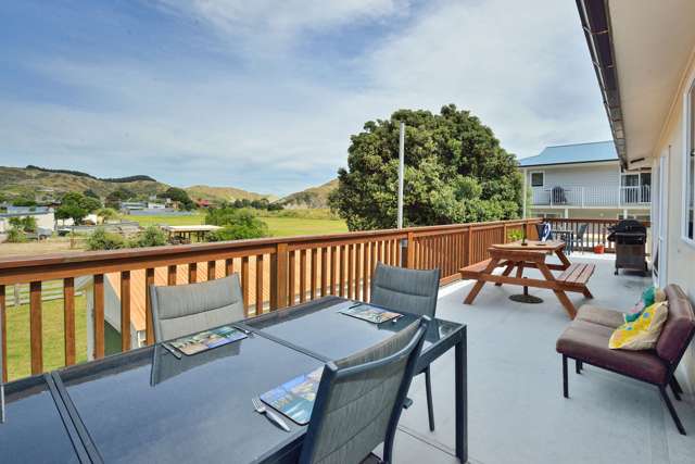 88 Newcastle Street Mahia_2