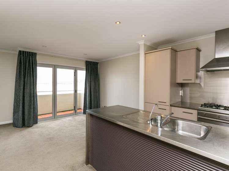 72/305 Evans Bay Parade Hataitai_7