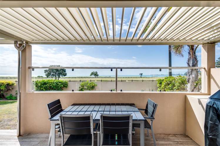 3 The Esplanade Westshore_0