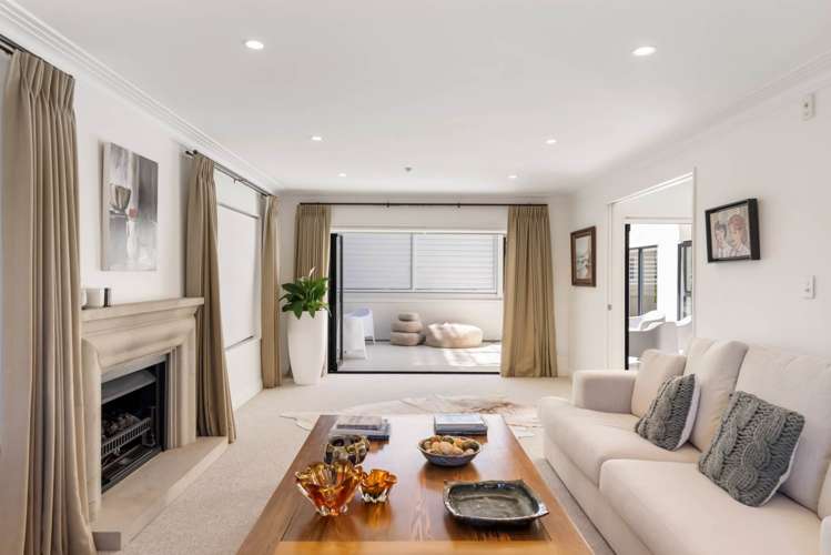 Beach Road Mairangi Bay_17