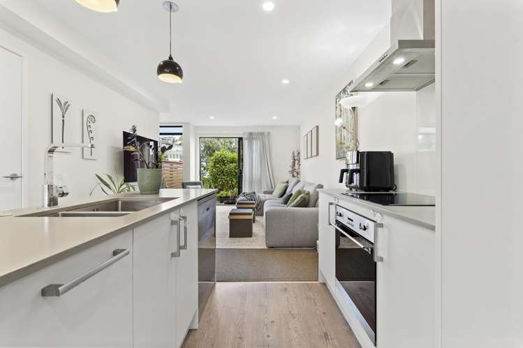 6 Orca Drive Stanmore Bay_12