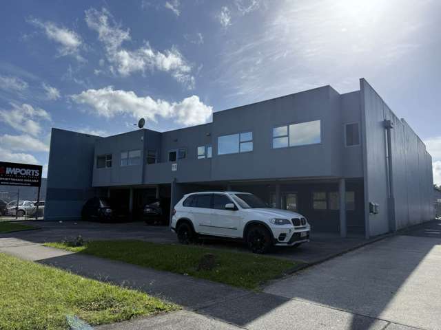 MODERN HIGH-STUD WAREHOUSE WITH OFFICE