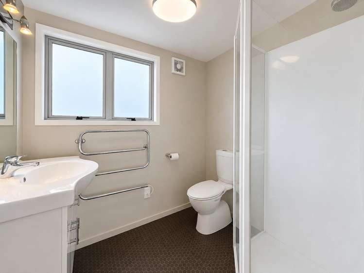  A/5 Adelaide Street Petone_17