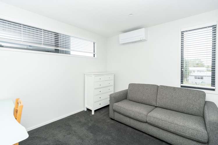 2/100 East Street Enderley_11