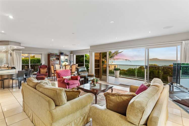 1/25 Churchill Road Murrays Bay_4