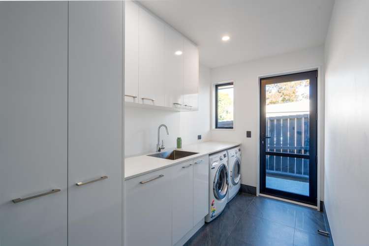 11 Minorca Lane Burwood_36