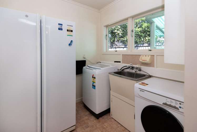 65A Uxbridge Road Mellons Bay_14