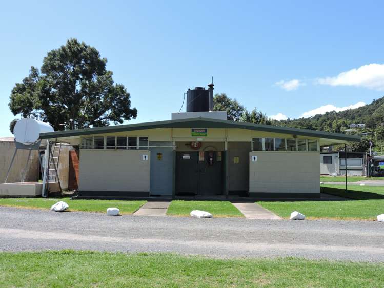 B4/473 Thames Coast Road Te Puru_14