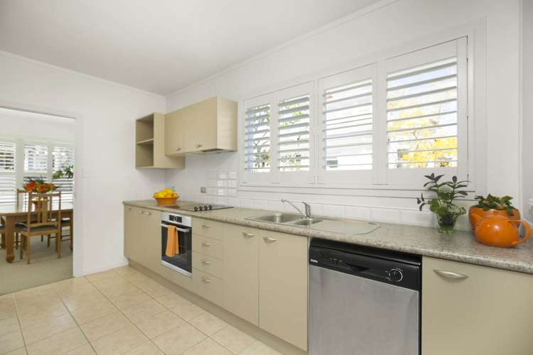 2/36 Clonbern Road Remuera_5