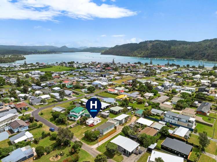 104A The Square Whangamata_3